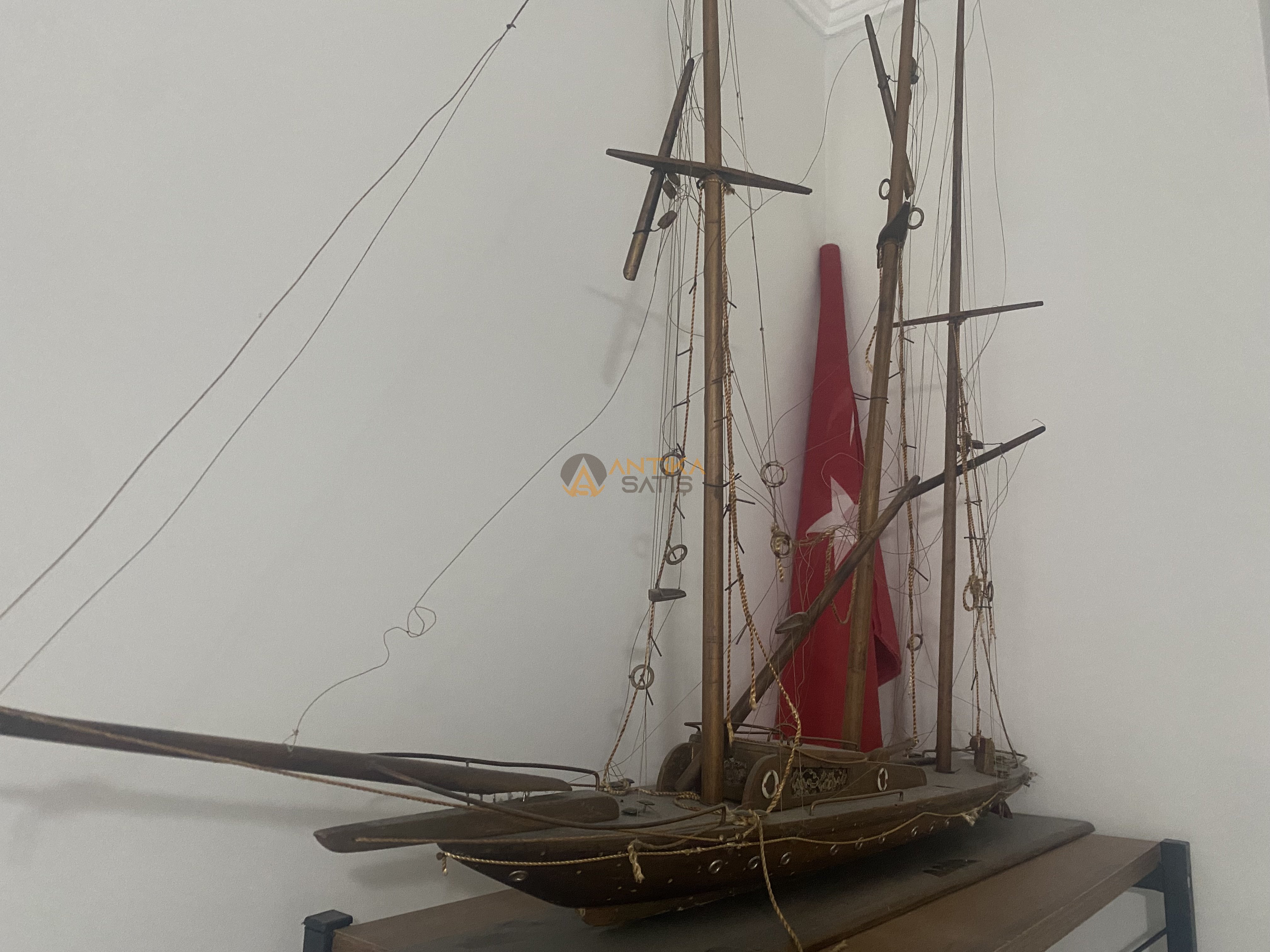 Antika El Yapımı Gemi