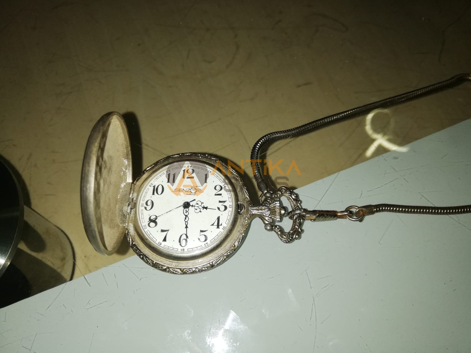 Antika köstekli saat