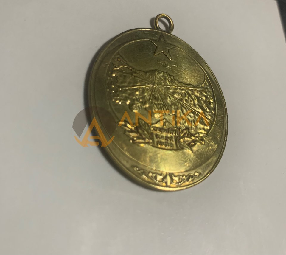 1926 yılında Mustafa Kemal Atatürk tarafından verilmiş İstiklal Madalyası