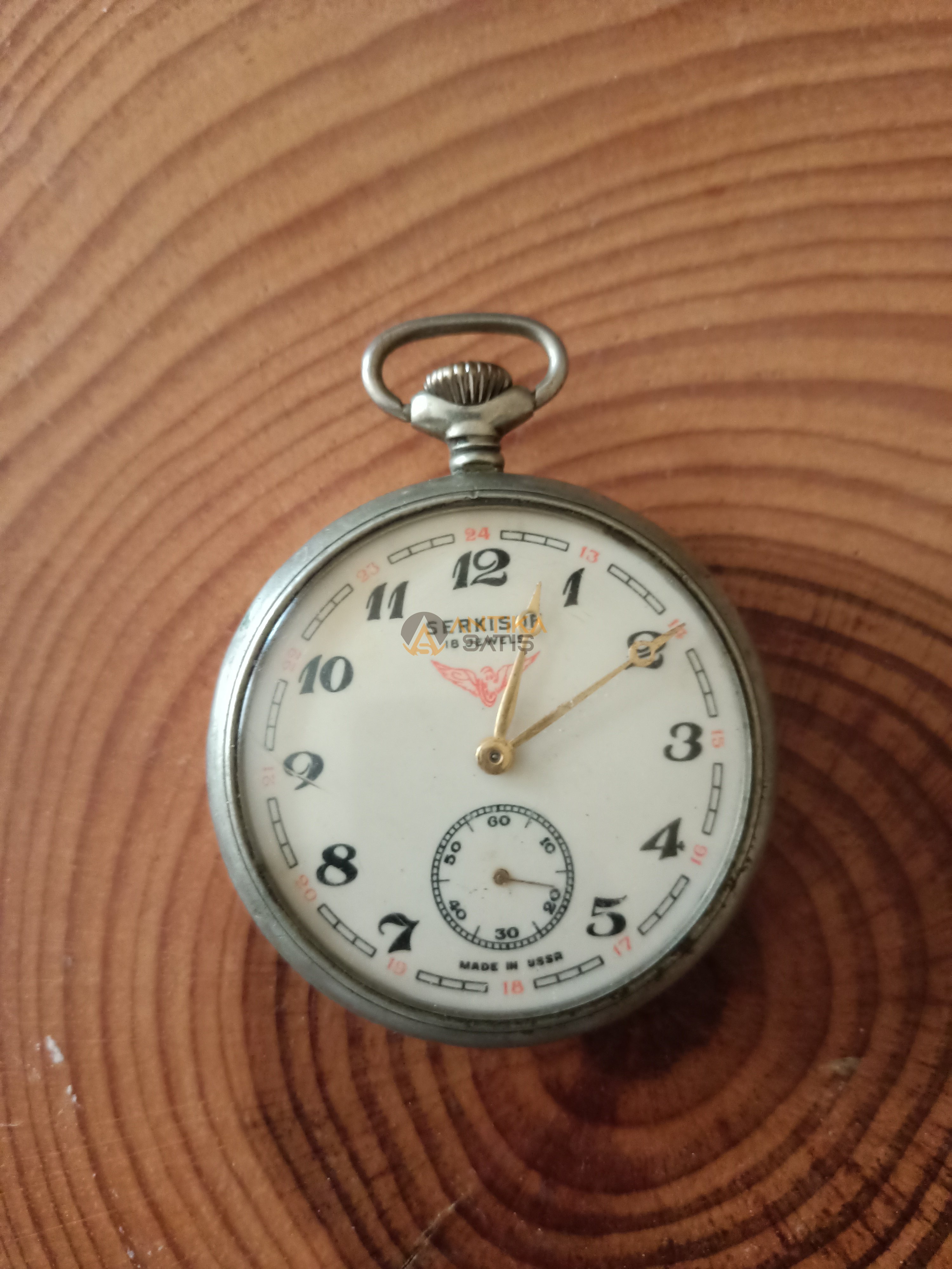 SERKISOF 18 JEWELS Made in USSR Arkası demiryolu baskılı köstekli saat 